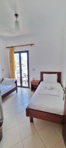 2 palmat hotel