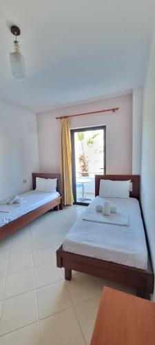 2 palmat hotel