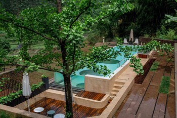tonglu tiankong miling homestay