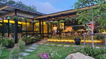 nararin family house