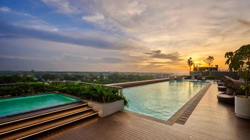 artotel living world grand wisata bekasi