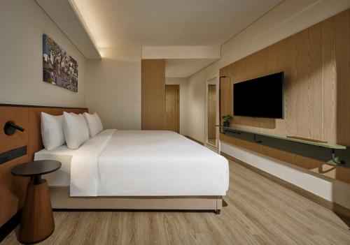 artotel living world grand wisata bekasi