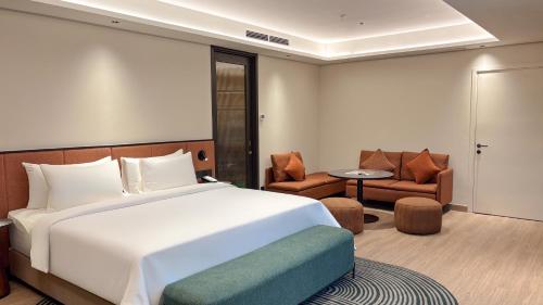 artotel living world grand wisata bekasi