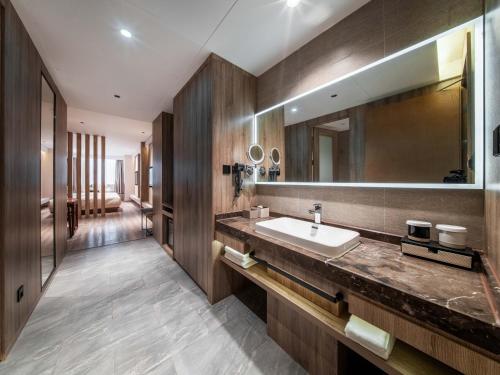 ssaw hotel shenzhen qianhai nantou ancient town