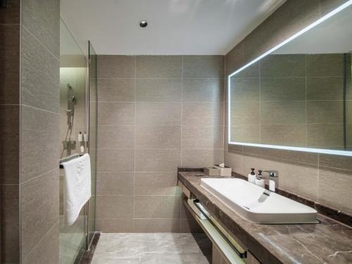 ssaw hotel shenzhen qianhai nantou ancient town
