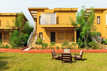 still river suites with heated pool jacuzzi by elivaas