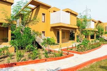 still river suites with heated pool jacuzzi by elivaas