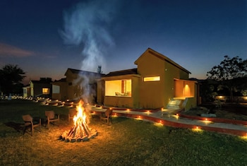 still river suites with heated pool jacuzzi by elivaas