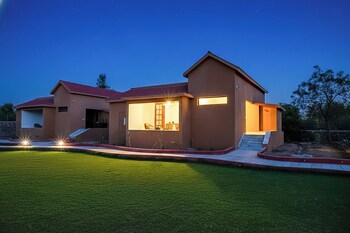 still river suites with heated pool jacuzzi by elivaas