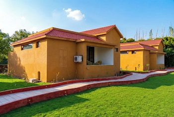 still river suites with heated pool jacuzzi by elivaas