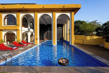 still river suites with heated pool jacuzzi by elivaas