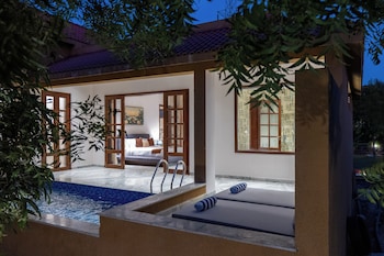 still river suites with heated pool jacuzzi by elivaas
