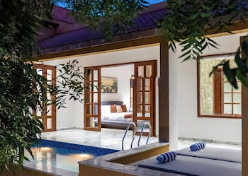 still river suites with heated pool jacuzzi by elivaas