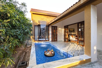 still river suites with heated pool jacuzzi by elivaas