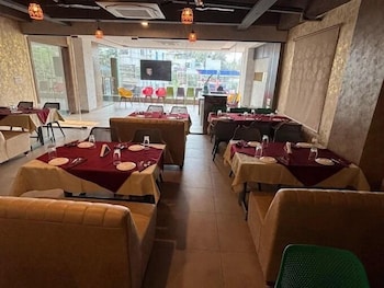 hotel amulya royal inn