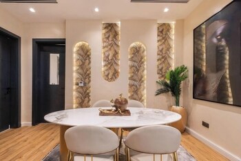 d5 future hotel and apartment