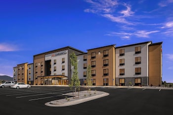 Livaway Suites Phoenix-Glendale,,2 star