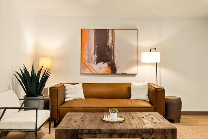 livaway suites phoenix glendale