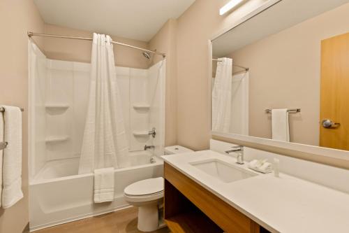 livaway suites phoenix glendale
