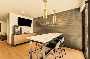 livaway suites phoenix surprise