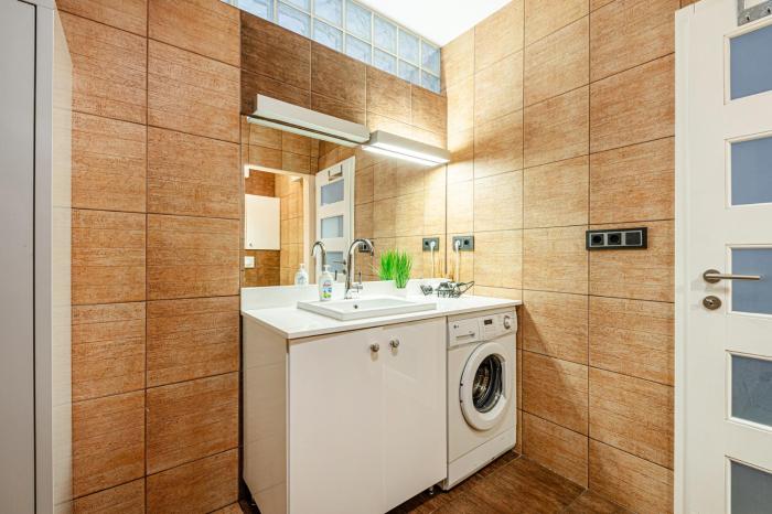 la dolce vita massage shower stay w ac balcony