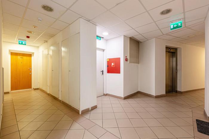 la dolce vita massage shower stay w ac balcony