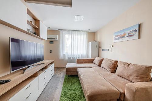 la dolce vita massage shower stay w ac balcony