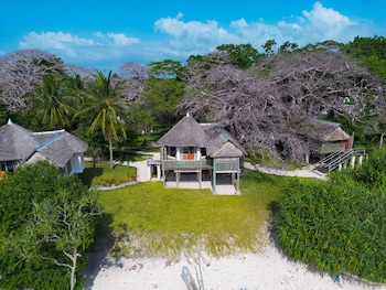 coral cove diani treehouses
