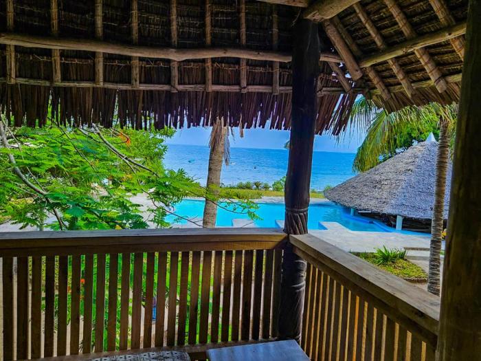 coral cove diani treehouses