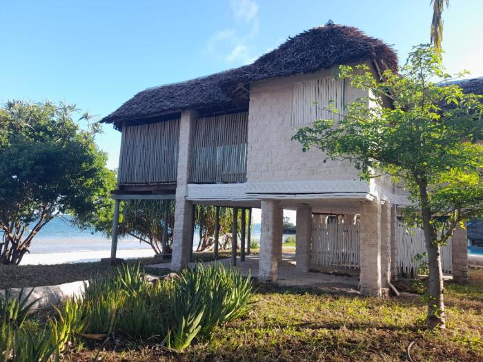 coral cove diani treehouses