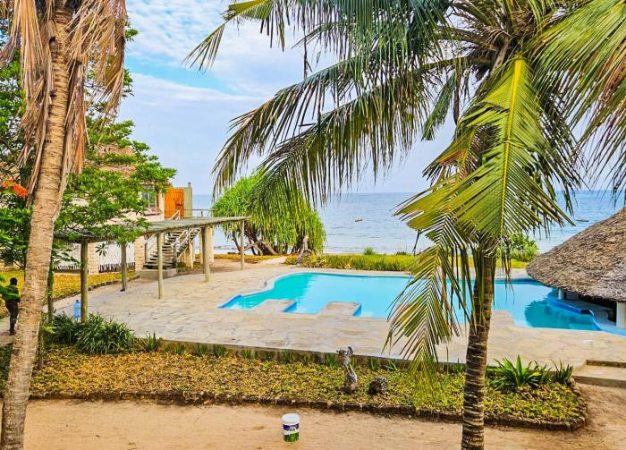 coral cove diani treehouses
