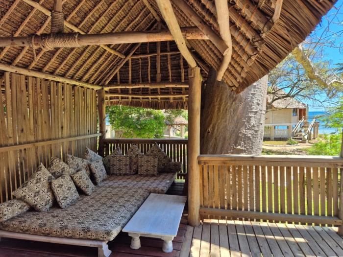 coral cove diani treehouses