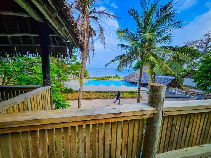 coral cove diani treehouses