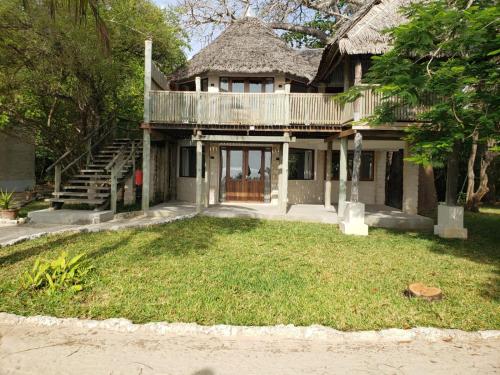 coral cove diani treehouses