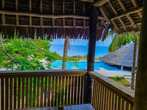 coral cove diani treehouses