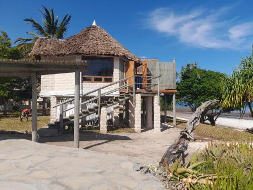 coral cove diani treehouses