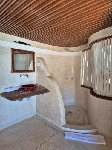 coral cove diani treehouses