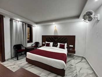 Hotel Annapurna Bhowali,,2 star