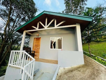 1193 Pinehall Farm Rizal,,2 star