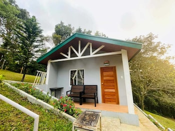 1193 Pinehall Farm Rizal,,2 star