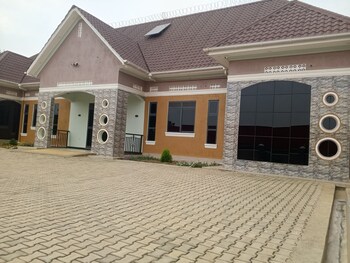 Nkole Deluxe Suites,,5 star