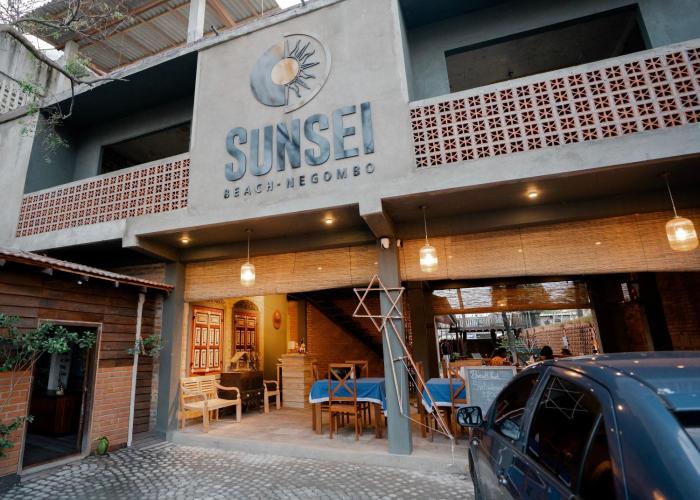 sunsei beach negombo