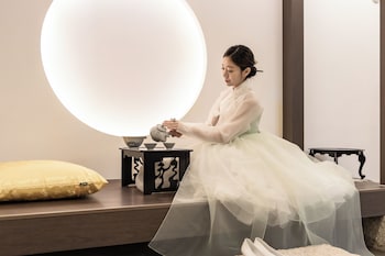 yul hotel