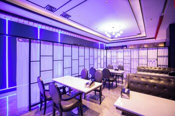 cloudease international aparthotel
