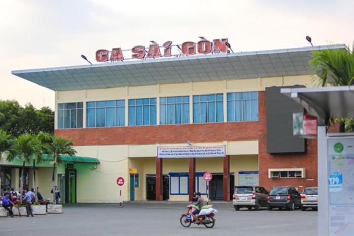 lunaria maison local side