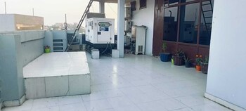 The Pfnl Residency,,2 star