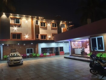 coco garden residency