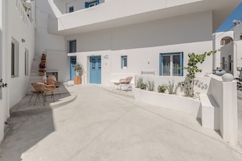 blue art suites