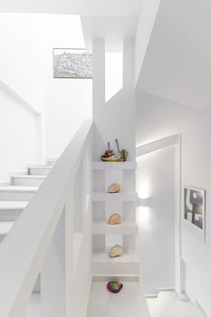 blue art suites