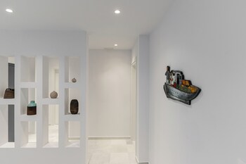 blue art suites
